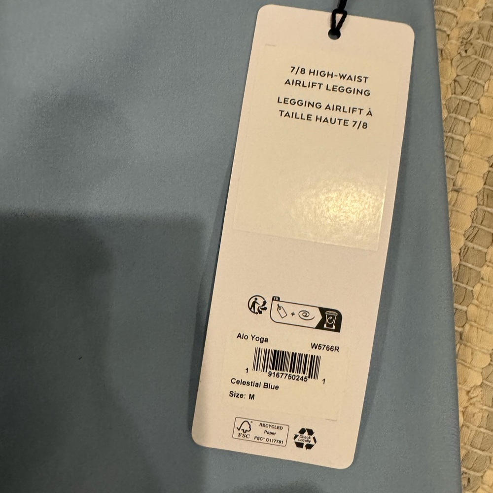 ALO Yoga 7/8 airlift leggings - Picture 6 of 6